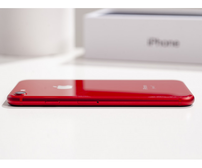 iPhone 8 64GB Red б/у