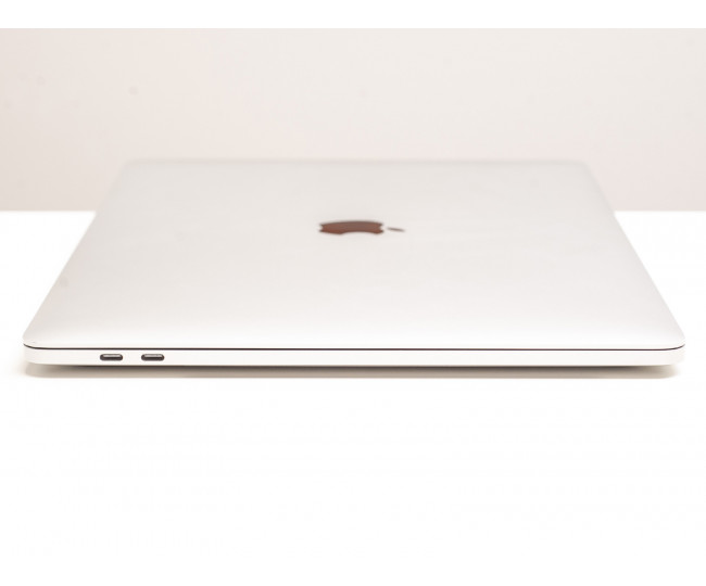 Apple MacBook Pro 15 Silver 2018 (MR962) б/у