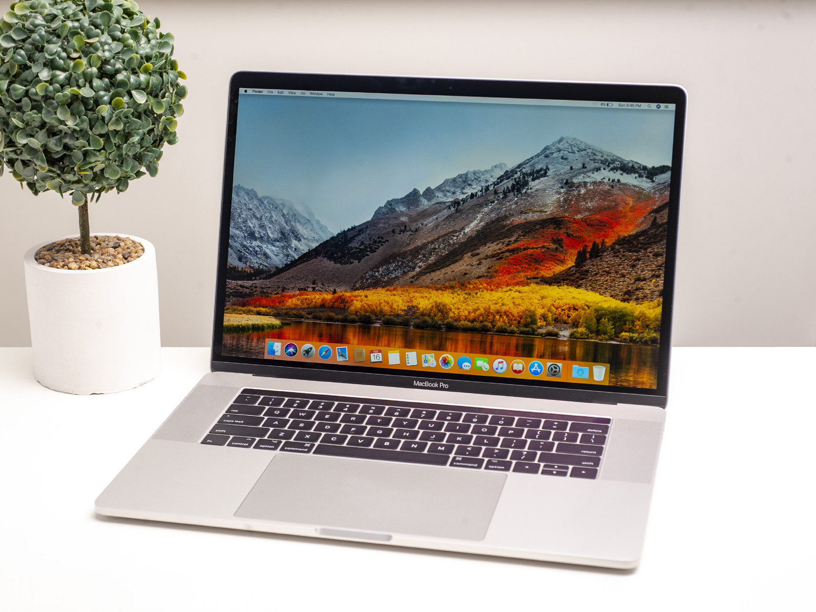 Apple MacBook Pro 15 Silver 2017 (MPTV2) б/у